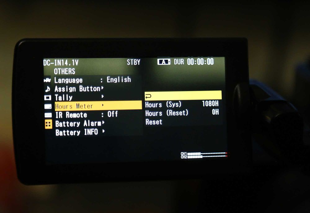 Профессиональная видеокамера Sony PMW-150