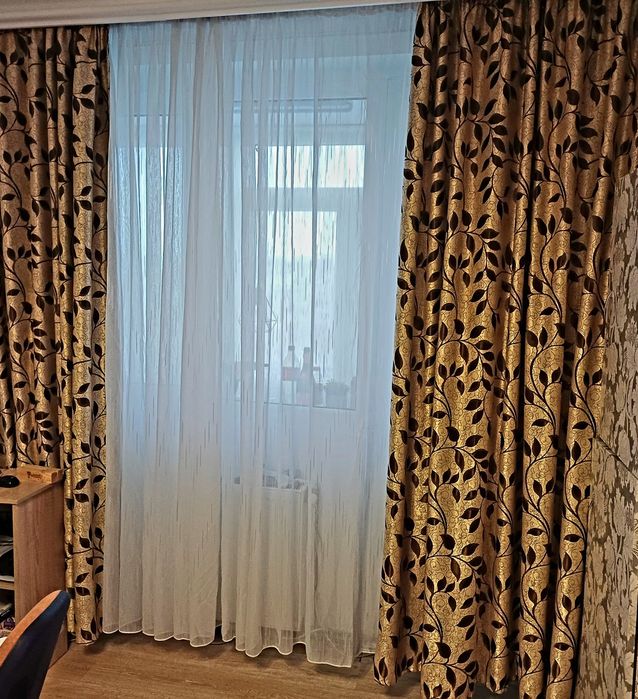 Perdea cu draperii pentru living 400 lei