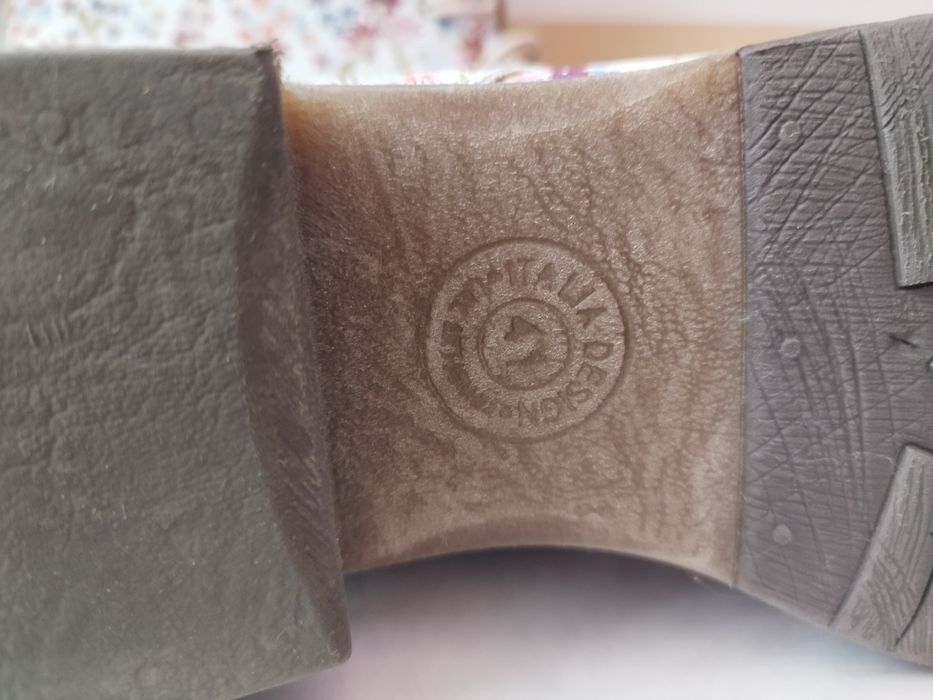 Кожени дамски боти с пъстър флорален принт