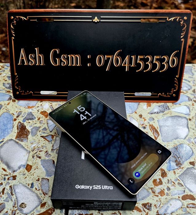 Samsung S25 ultra black titanium 256gb ca nou