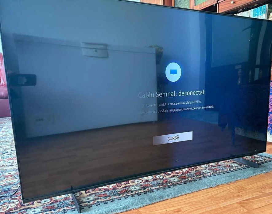 Samsung Crystal UHD 55AU8000, 138 cm - Pentru piese / Ecran defect, jumătate negru, jumătate normal, nu este spart