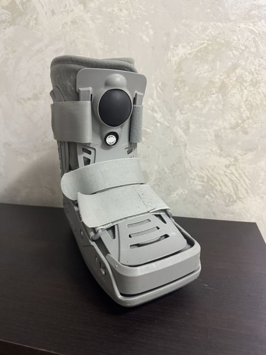 Ортеза за глезан Ортопедичен къс ботуш за обездвижване