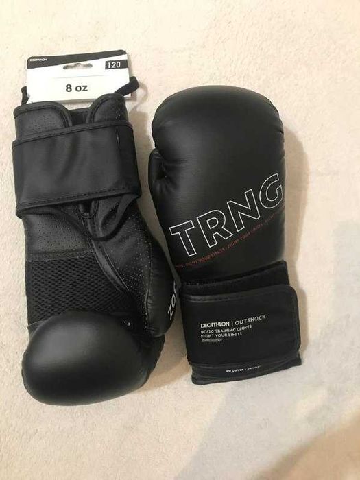 Боксёрские перчатки новые 8 oz
