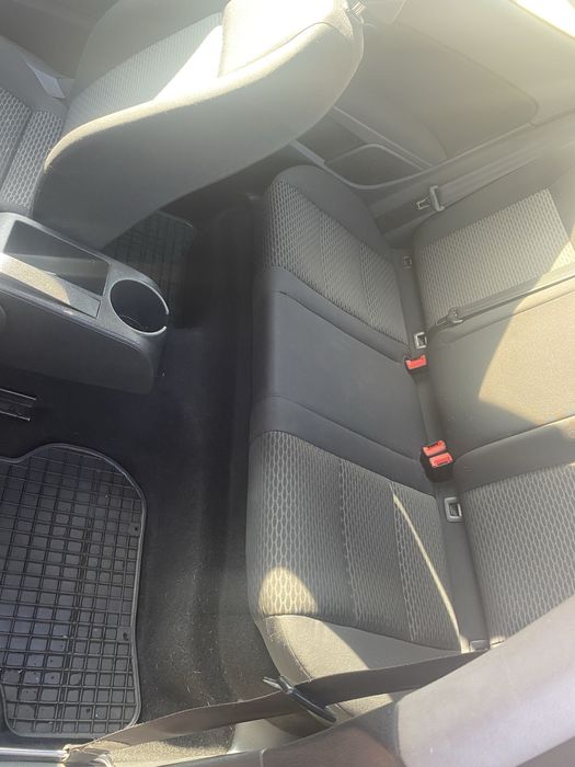 VOLKSWAGEN Golf 2010 — imagine 4