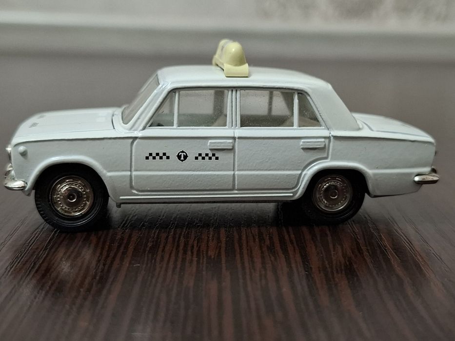 Коллекционная модель ВАЗ 2101 такси, масштаб 1:43