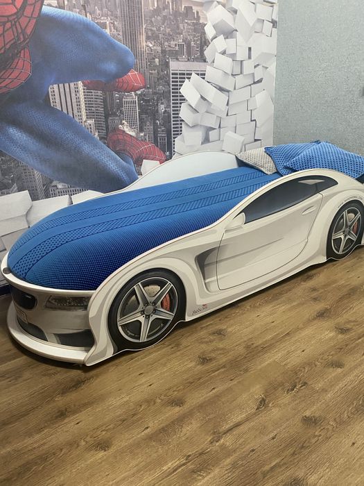 Продам кровать машинку