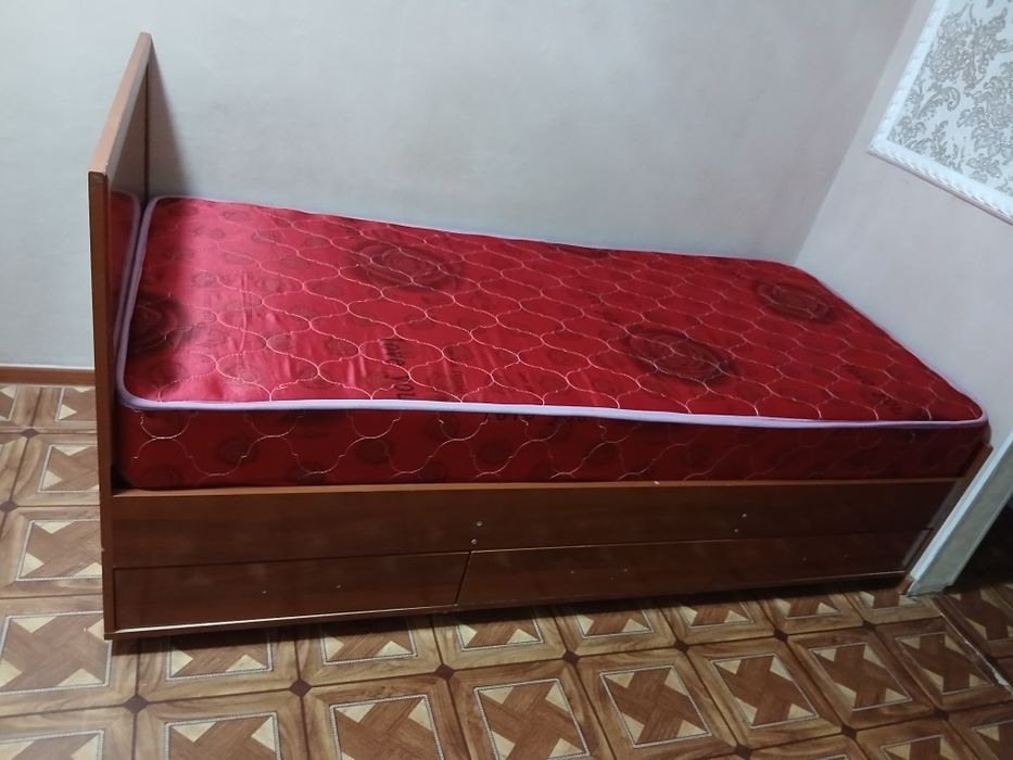 Спальный одноместный  кроват