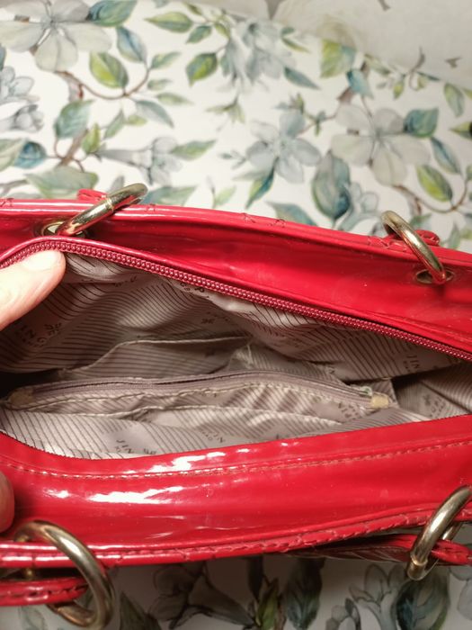 Продам лакированную сумку