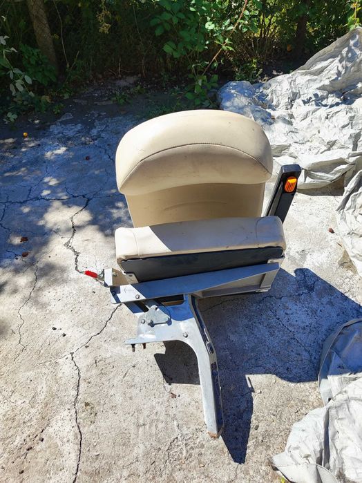 Подвижна седалка за кемпер