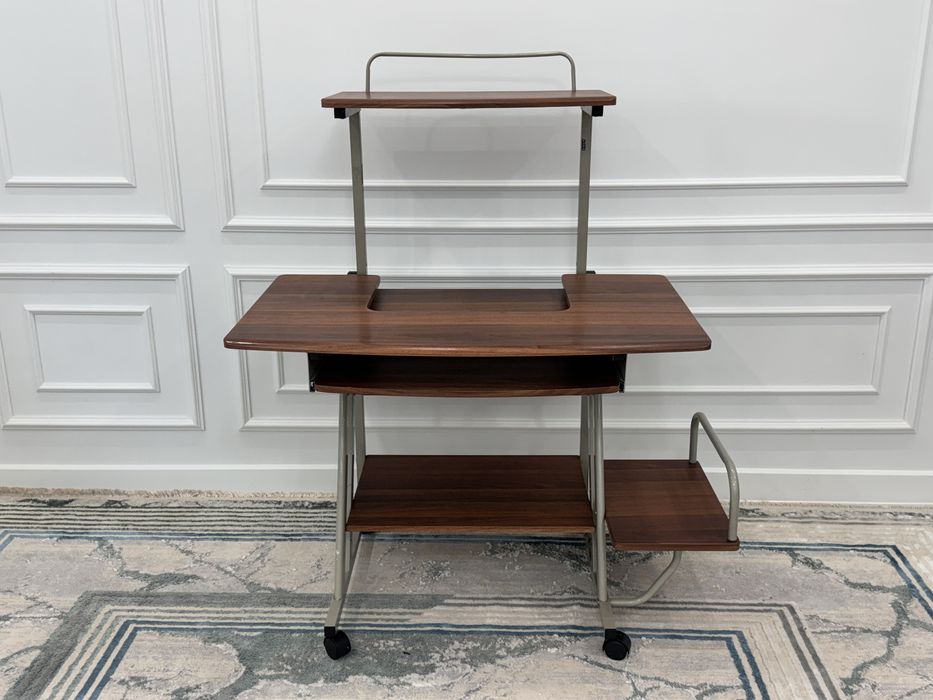 Стол компьютерный