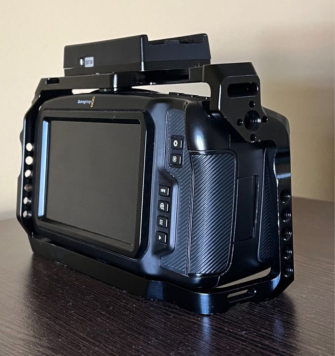 Blackmagic pocket 4k funcțională cu ecran defect