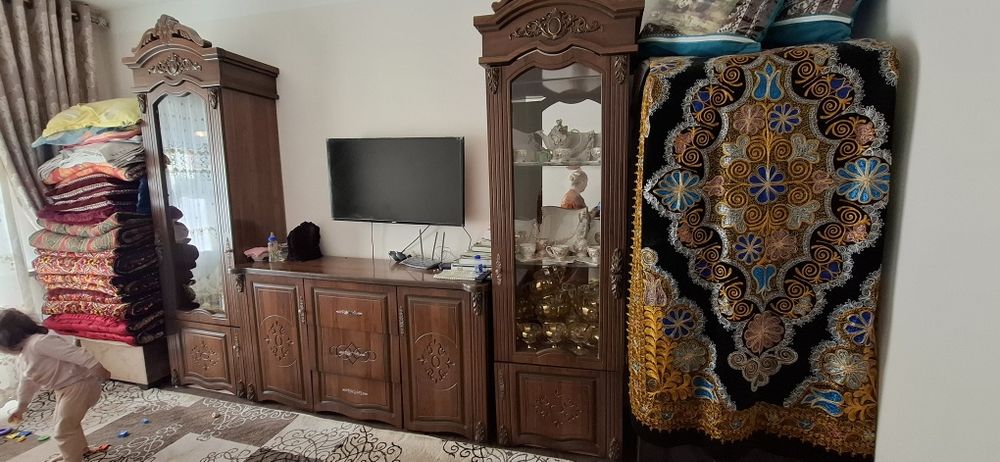 Karandash mebel sotiladi srochni