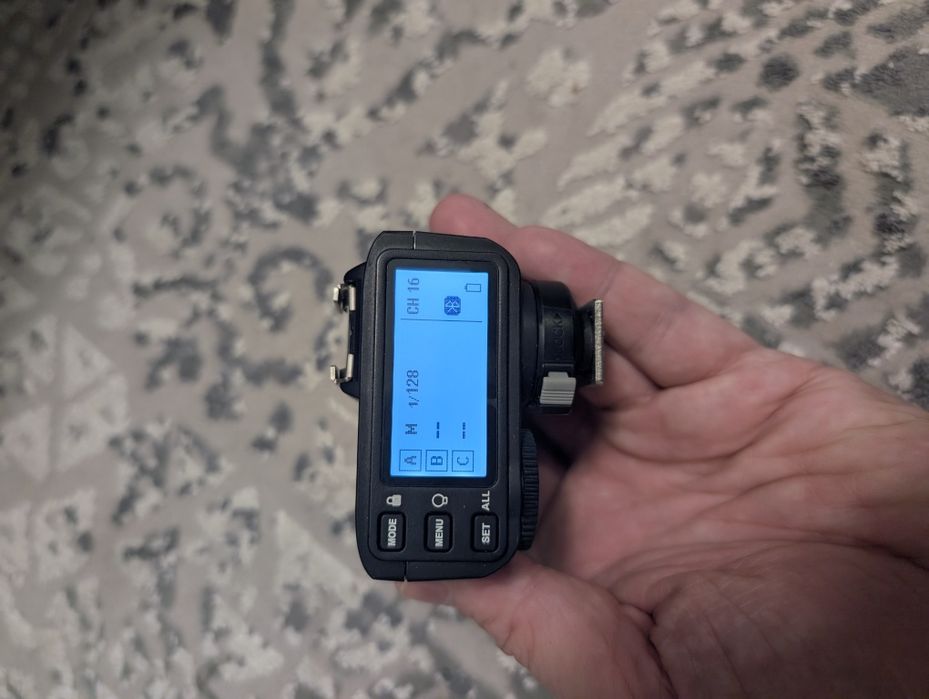 Комплект Godox ( вспышка + триггер)