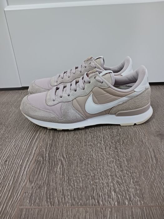 Adidasi dama Nike 39