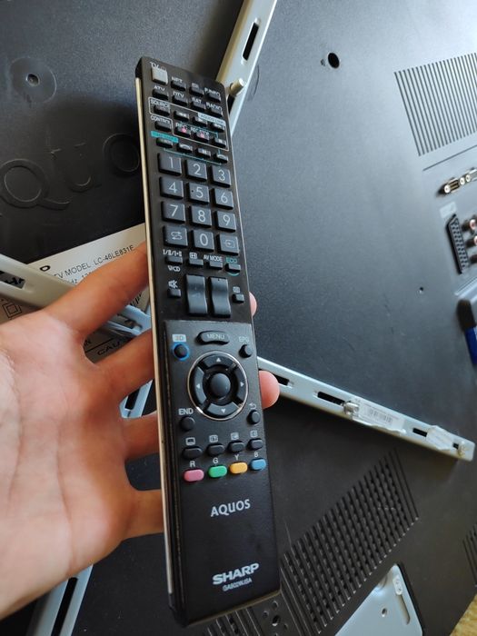 Sharp Quattron с работещ дисплей - за части