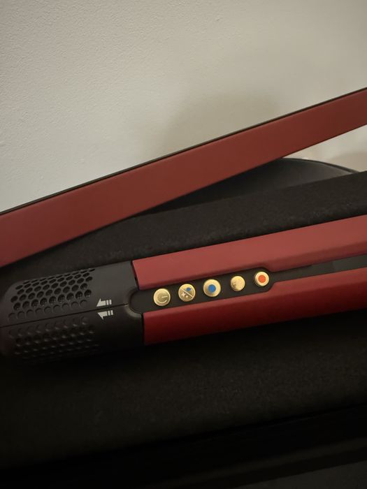 Dyson Airstrait Red Velvet/Gold Editie limitată