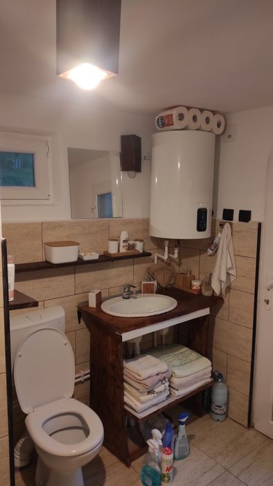 Inchiriez casa in zona Cheilor Nerei,Comuna Carbunari,Caras Severin,Sat Stinapari nr 60