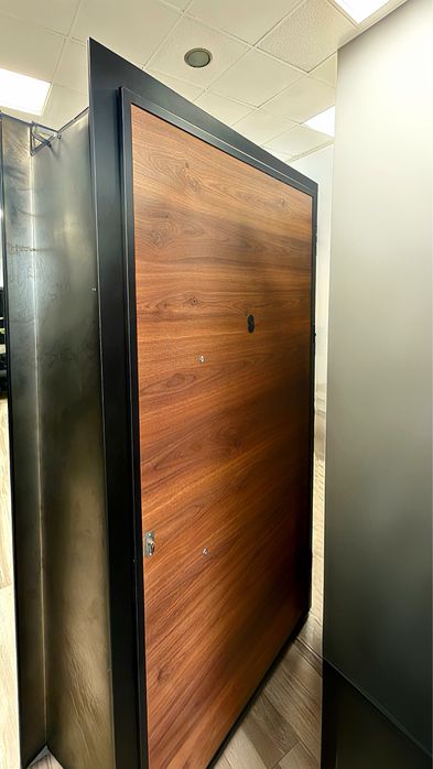 Входна врата за къща-MELANIA