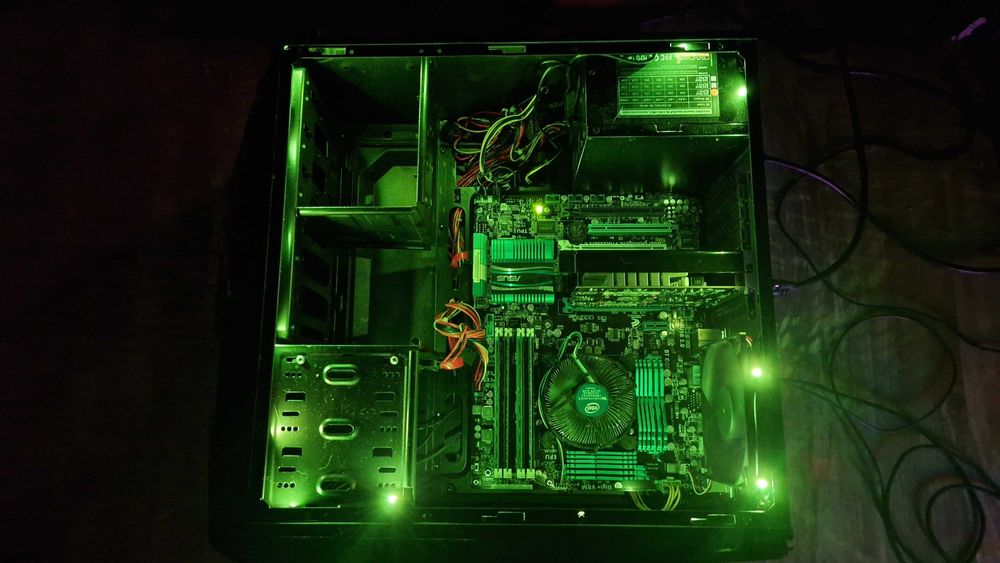 PC Gaming Quad i5K cu K/RGB/16GB/SSD+1TB/GTX 750Ti/W11/WiFi la 500lei