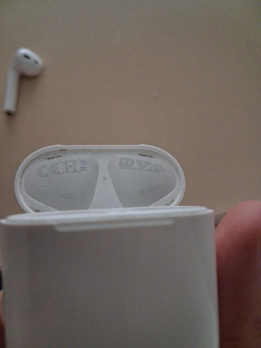 Airpods 2 кейс с наушниками оригинал