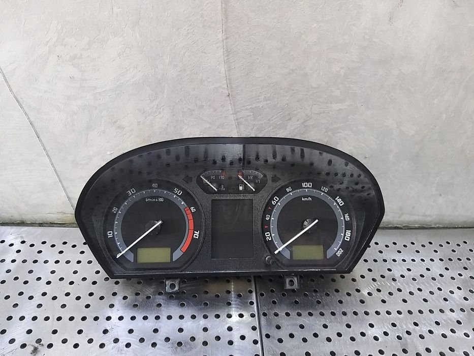 Ceasuri bord benzina skoda fabia 1 6y 6y0920881m
