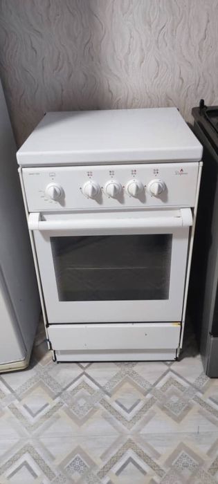 Продается холодилник и 2 газ плита