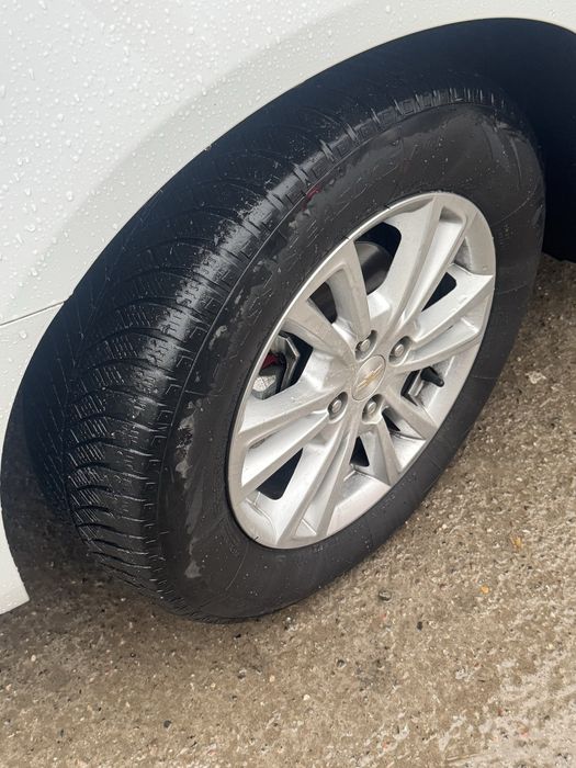 Kobalt 2025 Yil Full Stayil Oq Rang Top Toza