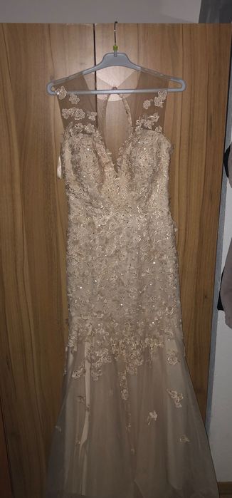 Абитуриентска бална рокля