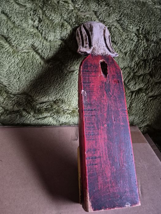 Vând o statuietă lemn,scluptate pictate manual ,made Indonezia

- fabr