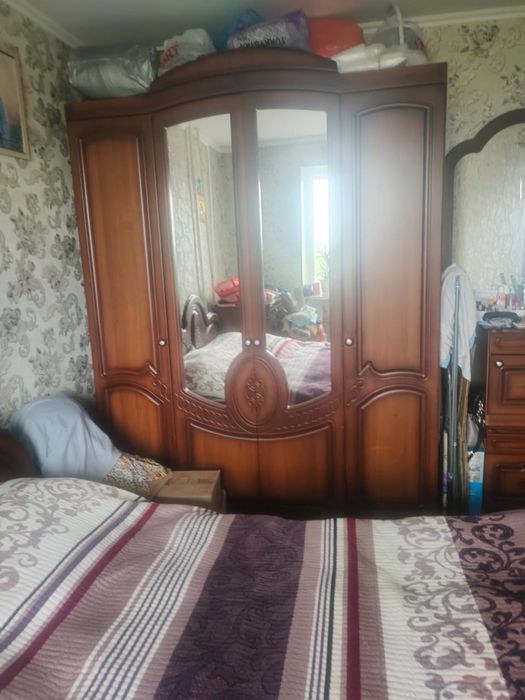 Продам спальный гарнитур