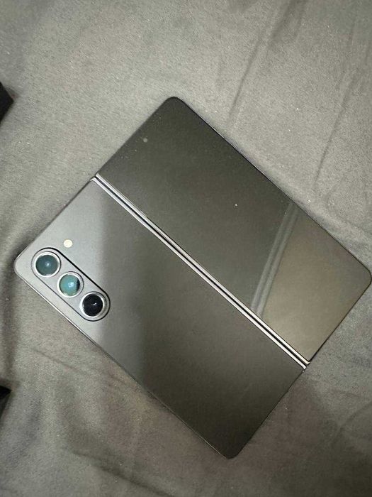 Samsung Galaxy Z Fold 5