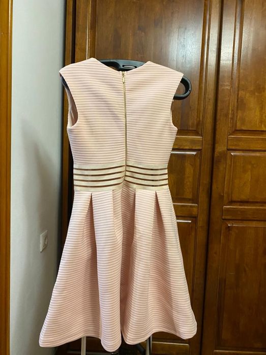 Продам платье нарядное, можно на выпускной