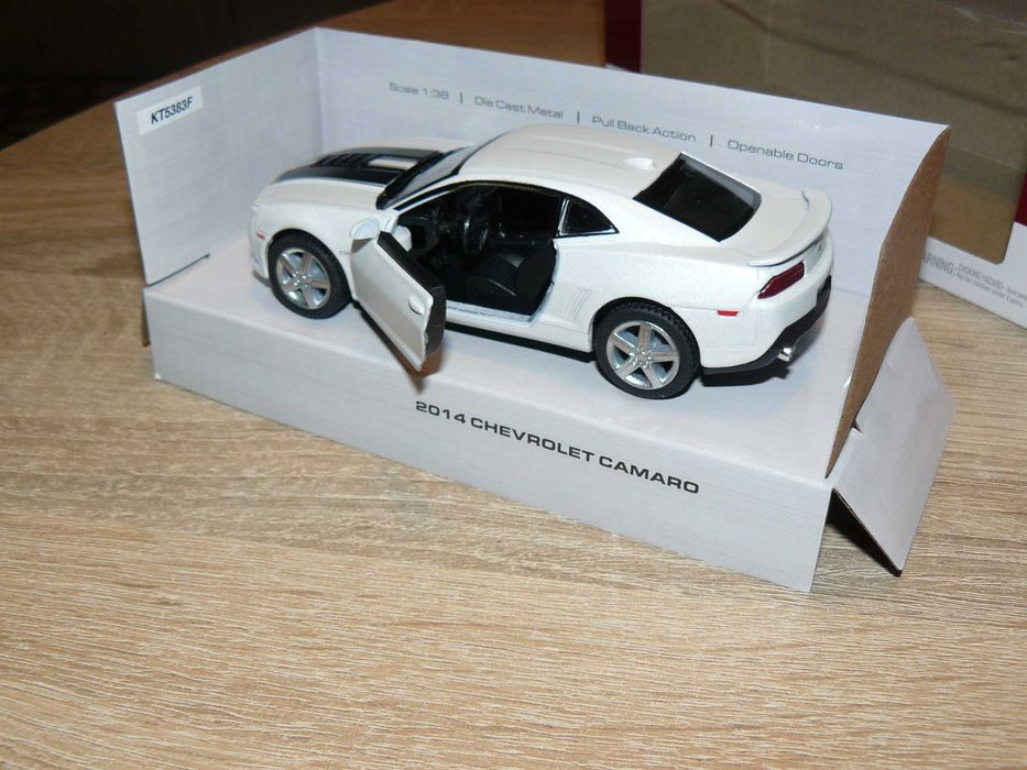 Macheta Auto De Colectie CHEVROLET CAMARO Scara 1:38,Noua Kinsmart