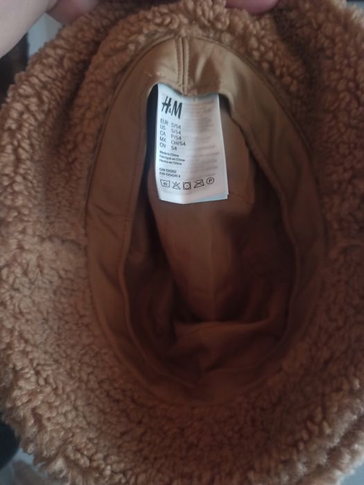 Palarie nepurtata h&m bucket gratuit o eșarfă,mănuși sau fular la aleg