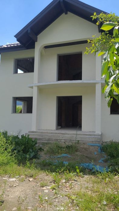 Casă de vânzare în Câmpulung