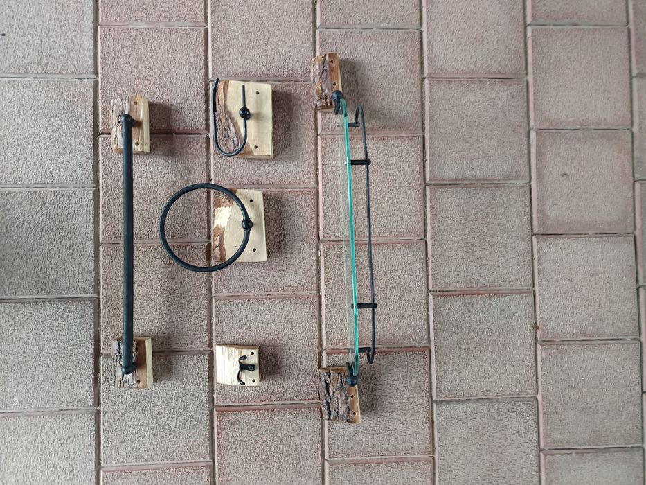 Accesorii baie negre și arginti