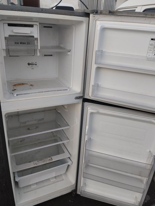 Холодильник срочно продается