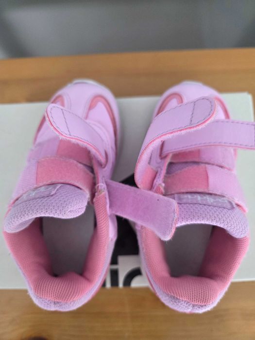 Маратонки Adidas, 25 1/2