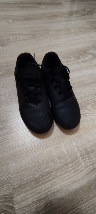 Детски футболни бутонки адидас 33 номер