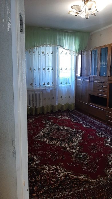 Продаётся Зарафшане 3-х комнатная квартира 12 микрорайон