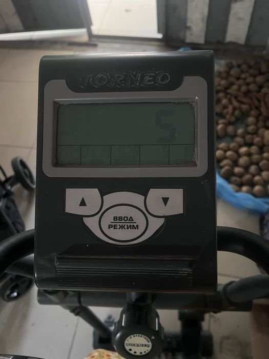 Эллиптический тренажер TORNEO