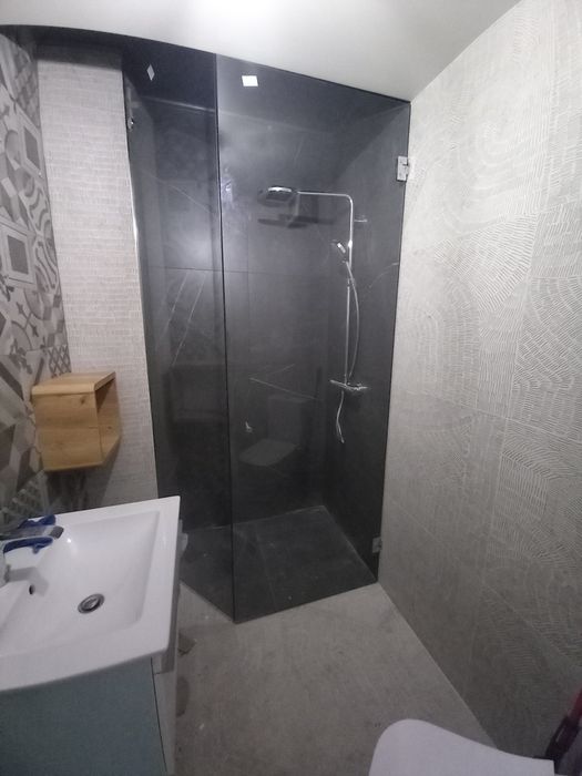 Параван за баня 6-8-10мм закалено стъкло