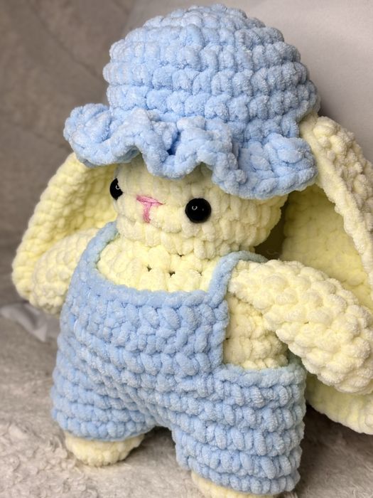 Игрушка в виде Зайчика