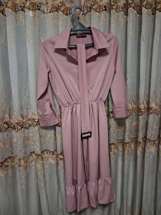 Платья темно розовый