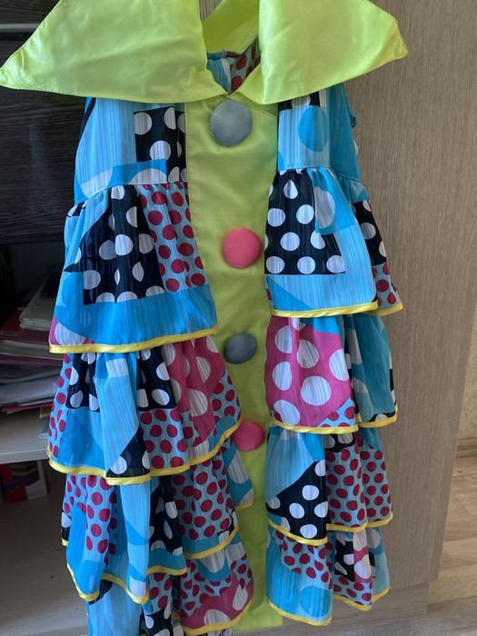 Продаю театральные костюмы