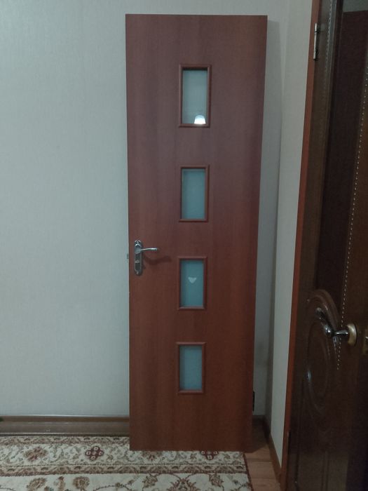 Продам межкомнатную дверь
