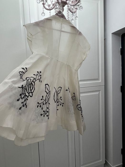 Vand rochie organza cu broderie
