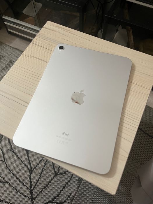 Продам IPad 10 256 гб (2022)