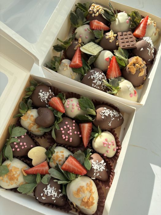 Клубника в шоколаде Астана