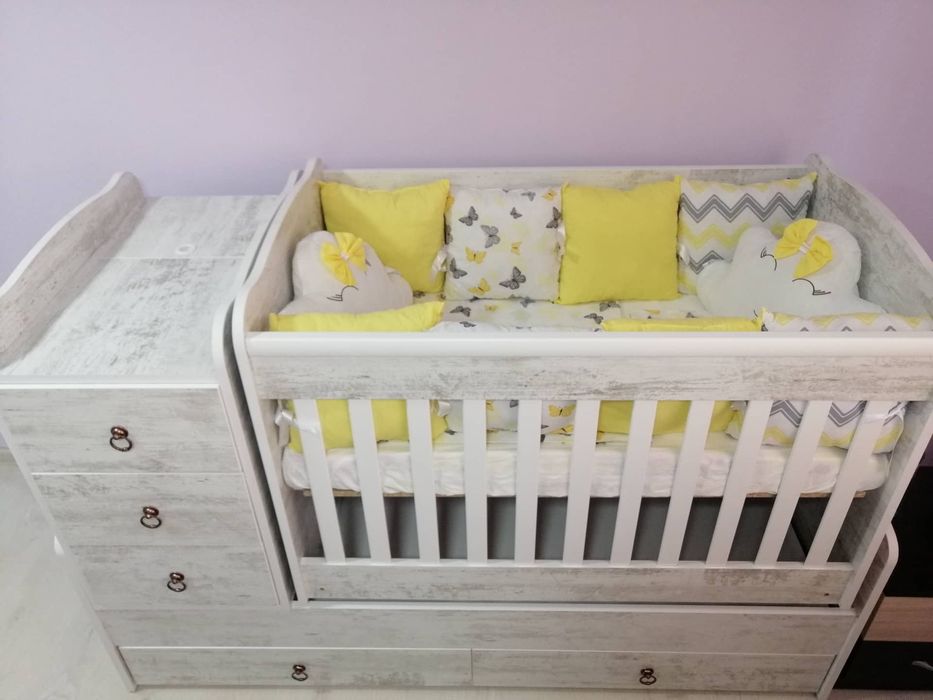 Трансформираща се бебешка кошара